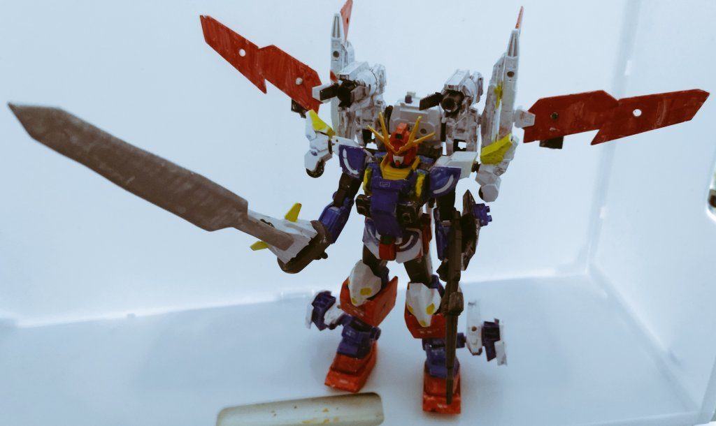 武器はラーキャリバーとラービームサーベルとラーショルダーキャノンとラーナギナタ。