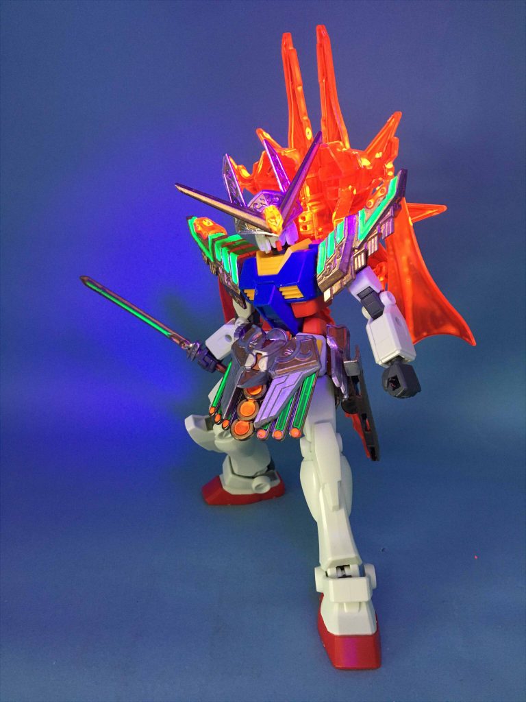 ☆完成品写真続きEGリアル頭身シーザーレジェンダリィガンダム・前面・ジーザスパーダ（ブラックライトで発光）