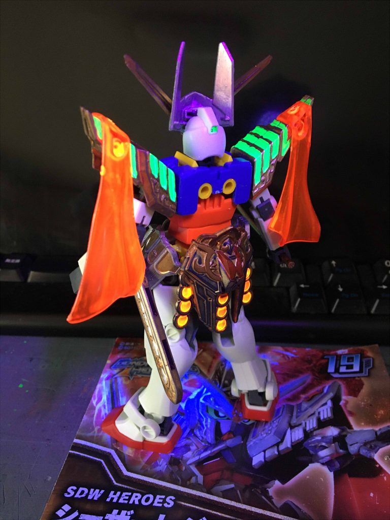 ジーザスパーダ、バイザー取付・後面・ブラックライト発光