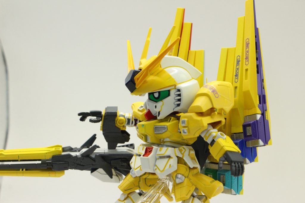 GBNのプラモアイドルフォース「LINKL PLANET」、そのメンバーはそれぞれガンプラを作成し、アイドル活動と共にGBNでバトルをしながらガンプラを普及している。新たなセンターエースとなった「アマカワ・レミ」。彼女は日々のバトルや活動を通じて成長し、ニュータイプともいえる能力を目覚めさせていった。そんなレミの能力に、愛機であるνガンダムの反応速度は追いついておらず、新たなる愛機を作成することになった。