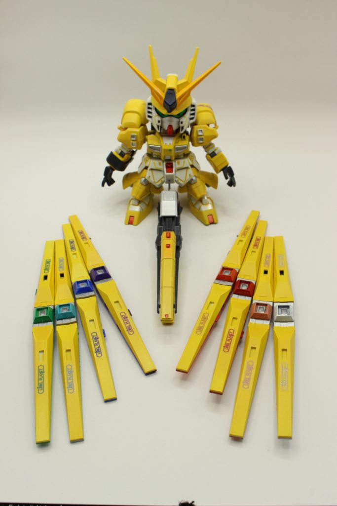 そして何よりも特徴なのが、HGνガンダムのフィンファンネルをベースに作成した「プラネット・ファンネル」である。これはリンプラメンバーそれぞれと協力して作成したファンネルで、メンバーの思いを背負って戦う決意の表れである。