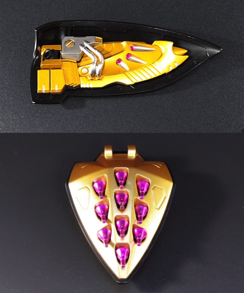 ガンダムマーカーのメタリックピンクは、輝きと鮮やかさに優れていて非常に気に入っているのですが、他カラーとのセット販売しか無いのが残念なところ。単品でも買えるようにしてくれないものでしょうか…。