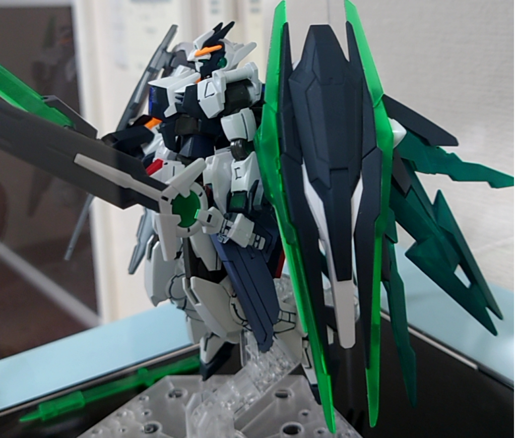 GNダイバーソードシンプルながらにめっちゃかっこいいですね。機体のシックな感じとあって一気に見た目良くなった気がします。
