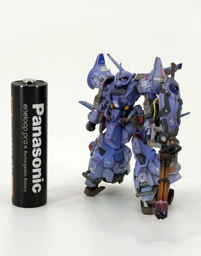 わかりやすい比較画像はないかと思い単三電池でどれも比較画像を撮ってみました。