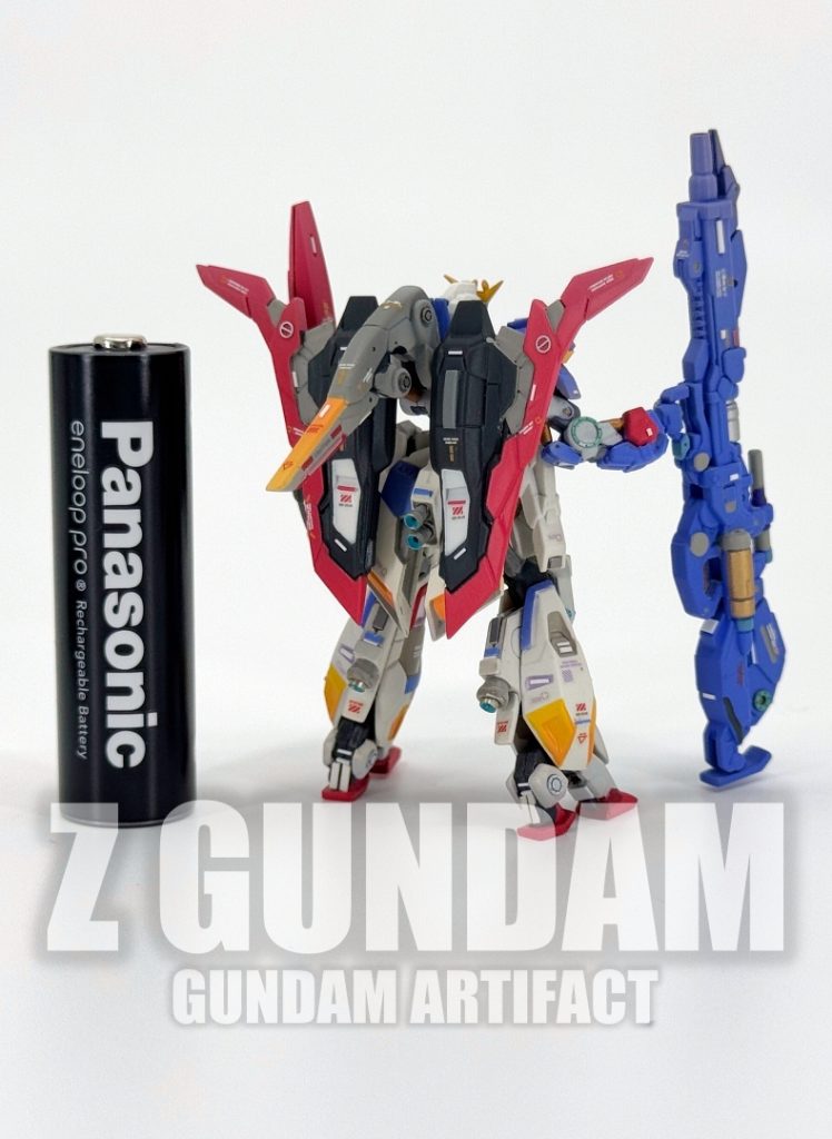 お馴染みの単三電池とバックショット。