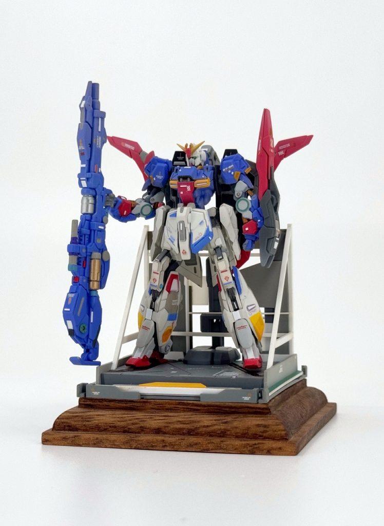 付属の台座は格納庫をイメージしてサクッとそれっぽく形にしてみました。