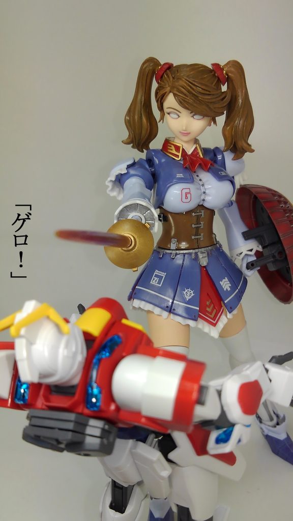 写ってませんｗが、突きポーズが取れるよう曲げた手首も作りました。