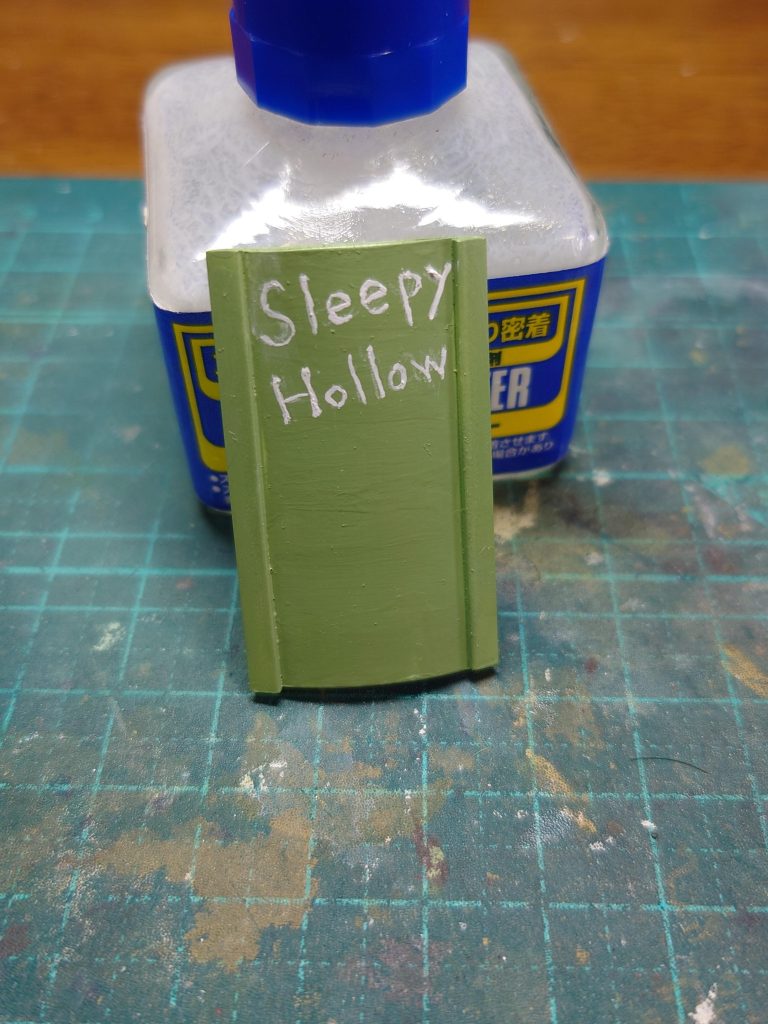 シールドにはこの機体の愛称、スリーピーホロウ書き込み。