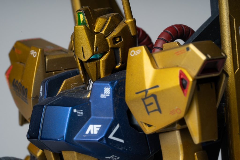 カメラアイには変更フィルム、中のツインアイは蛍光塗装でUVライト発光する様になってます。