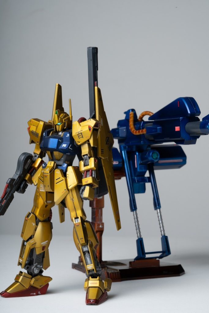 今回いつかはやりたかったキャンディ塗装での百式ですが２回目のキャンディ塗装にしては思い描いていたものにはかなり近づけたのではないかと思っています。次点ではホワイト系でのパールなんかもトライしてみようかとも検討中です。 