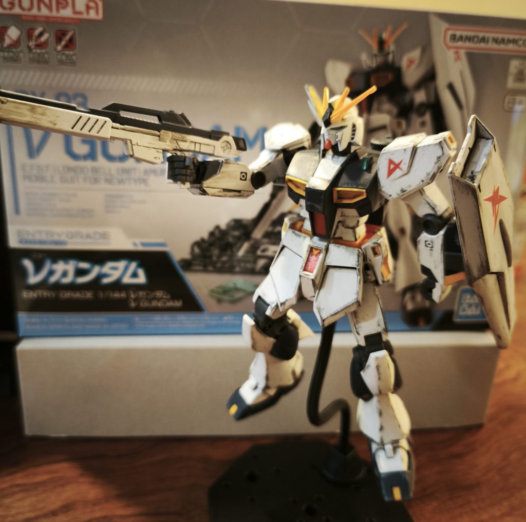 初汚しです100均アクリル絵の具とメラミンスポンジ。 