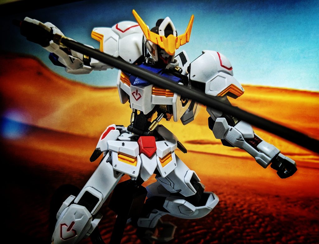 バルバトスといえば、やりすぎるくらいの汚しをいれるのが、礼儀ですが、とりあえず汚しをいれずに完成させました。