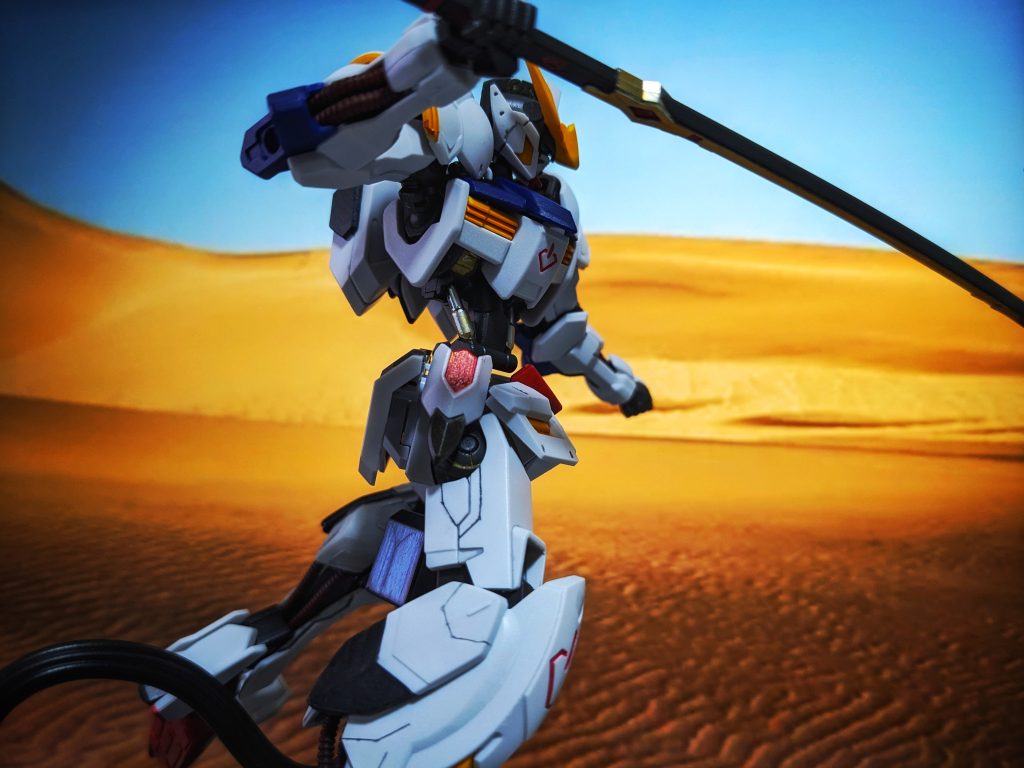 足回りもスジ彫りをいれ、情報量を増やしました。