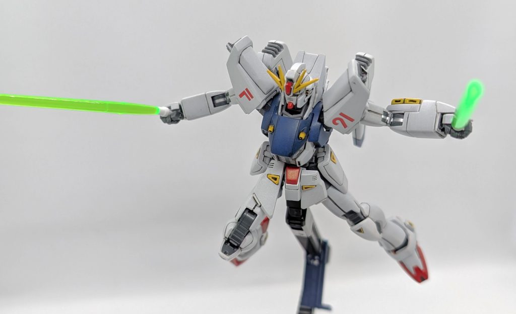 ビームサーベルで襲い来るバグを迎え撃つ!もっとだ、もっと!もっと来い!!人やエンジンなどの熱に反応して襲いかかる兵器…。当時は恐怖しましたねぇ。まさに「フハハ、怖かろう」でしたよ…(爆)ビルギットさんの死はショックだったのに、ホワイトアーク内での報告が適当だったのも結構ショック…