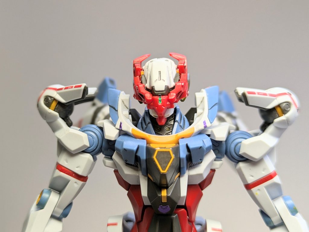 上半身アップ アンテナ格納状態