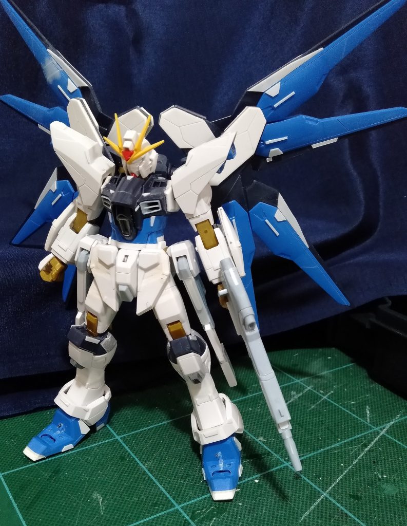 全体的に上下に潰れた感じだったのを引っ張って伸ばした感じに改修しました