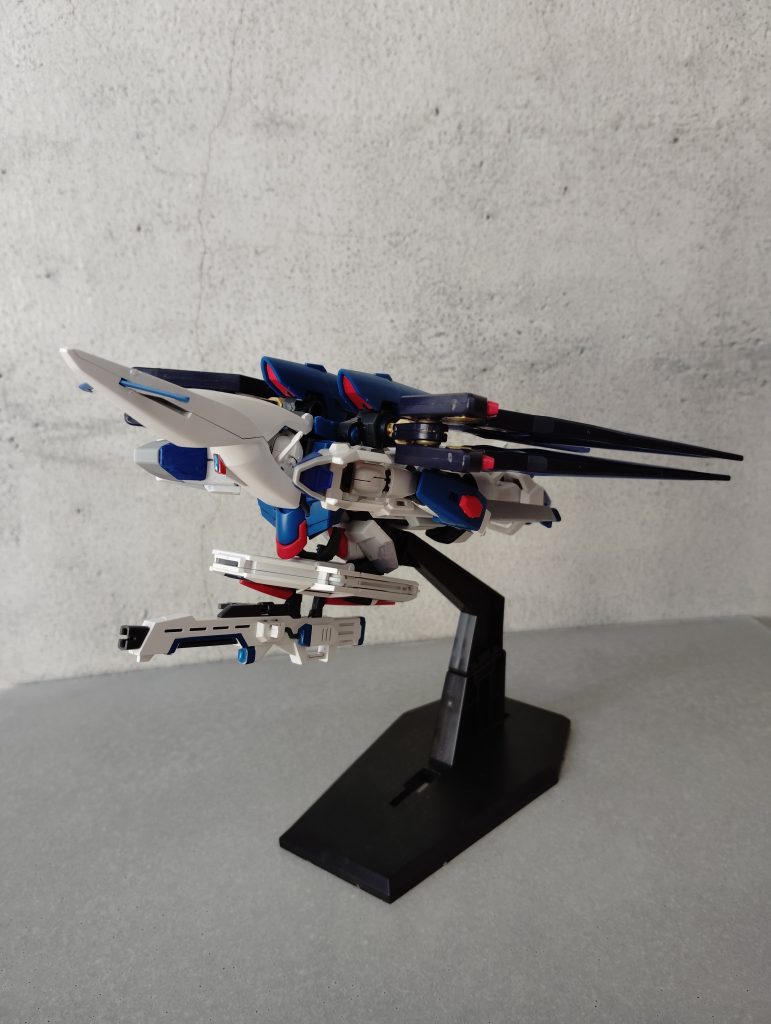 モビルアーマー形態。