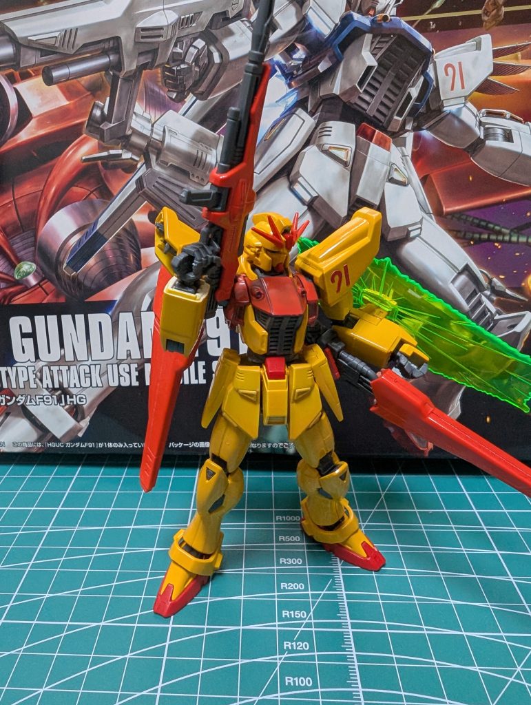 組んでいて感動したのが、可動域の広さ。V.S.B.R.の展開、機体前方への可動もスムーズで非常に驚きました。