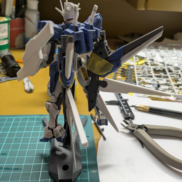 新年ということで、新作作成開始ガンブレ4でお気に入りができたので、それを再現したくなりましたなるべくお金をかけずに、今持ってるジャンクパーツとプラ板でやりくりしようかなと仕上がりは3月頃になりそう？  （3枚目）