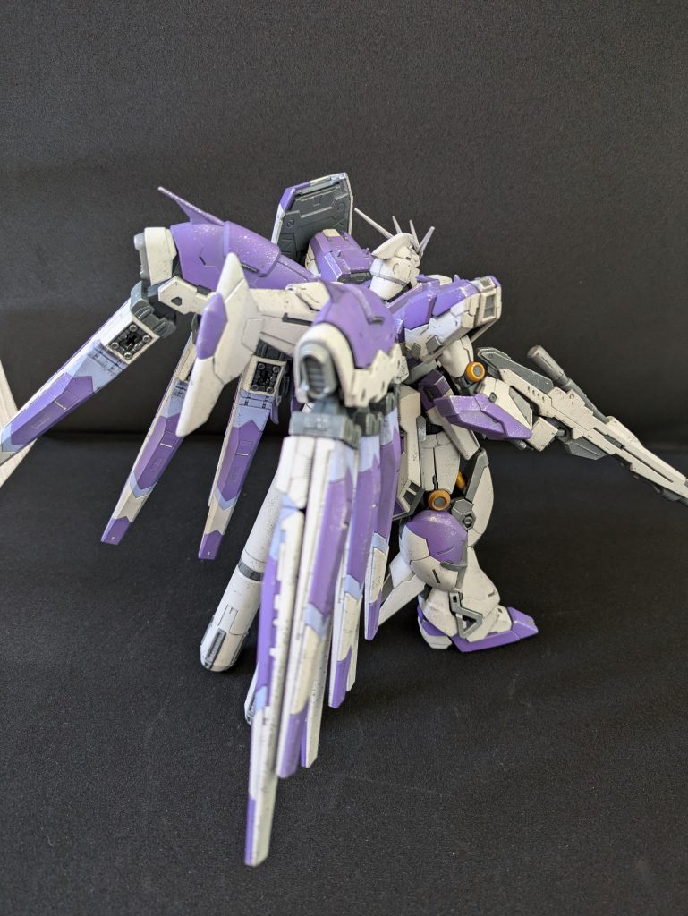 Hi-νガンダム(紫、緑目ver)–4枚目/制作者：すぎうらお