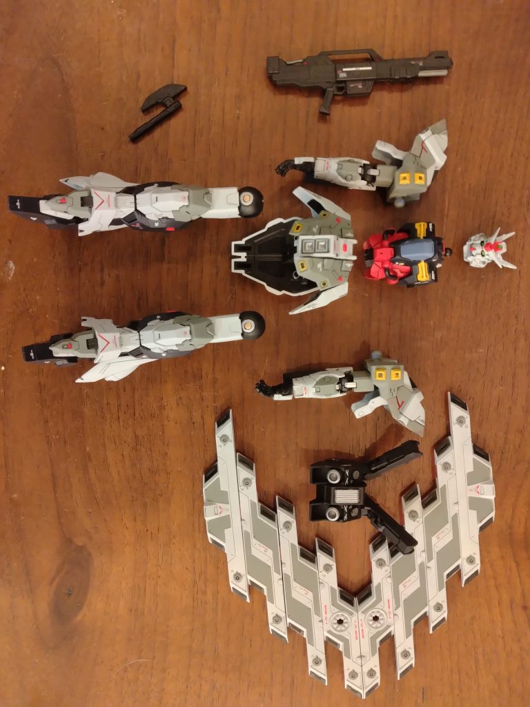 肉抜き部のパテ埋めやレッドチップといった工作に初めて挑戦したキットです