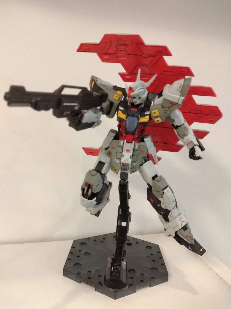 ポージング下手なので伝わりにくいですが、このキット可動域すごいです