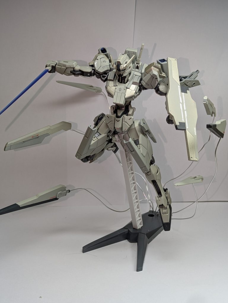 ファンネル展開！ アルミ線で無理矢理やってます