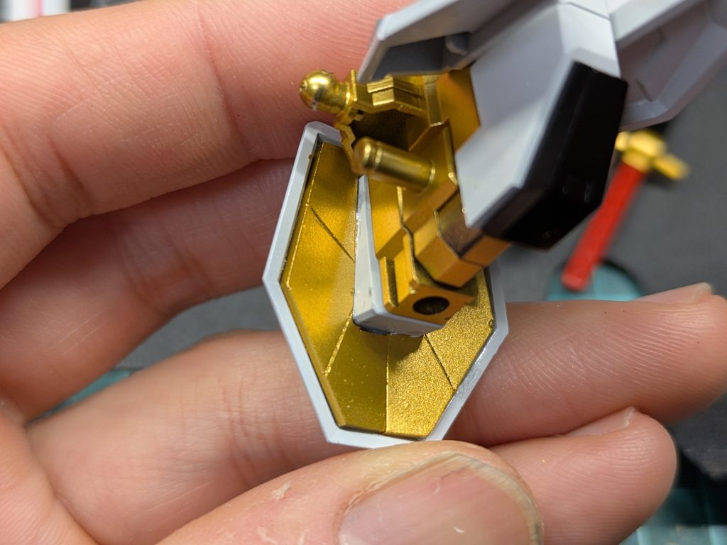 スカート裏をプラ板で追加しました。貼っただけ感はありますが、これだけでも結構時間使いました😰パーツ作れる方まじ尊敬