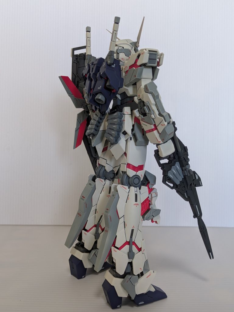 デカールを貼りました。