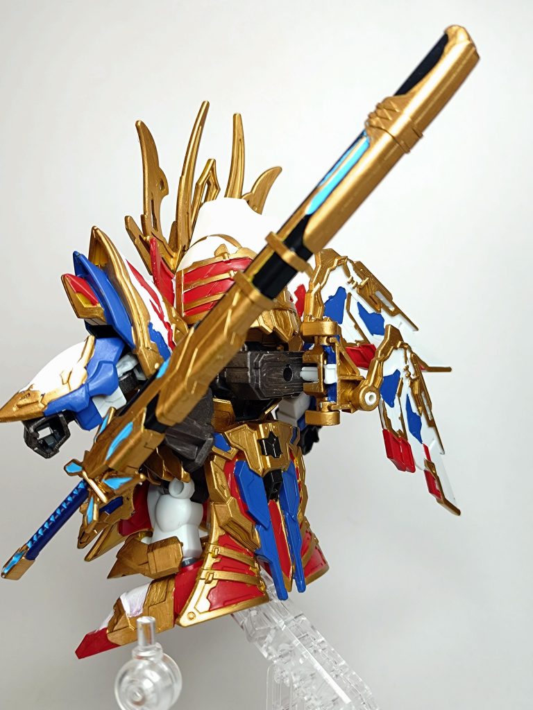 《倚聖の装》アシンメトリーなウイングがフェニーチェっぽい。地味に肩アーマー内部をブラックで塗装してます。 【WEAPONS】