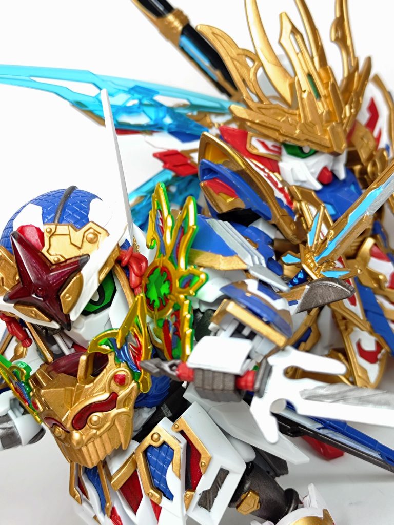 前回作成したエアリアルと並べてみました。使っているカラーが同じなので兄弟感があります。それでは、次回を待て！