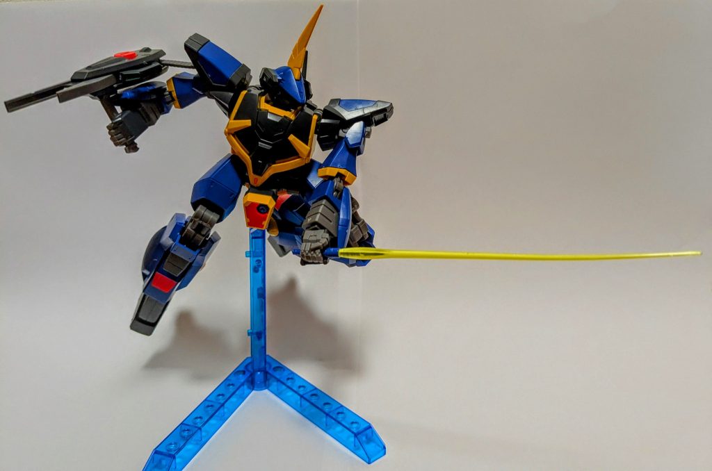 個体差なのか分かりませんがビーム刃が湾曲していたので動きのあるシーンを演出できていいと思います！