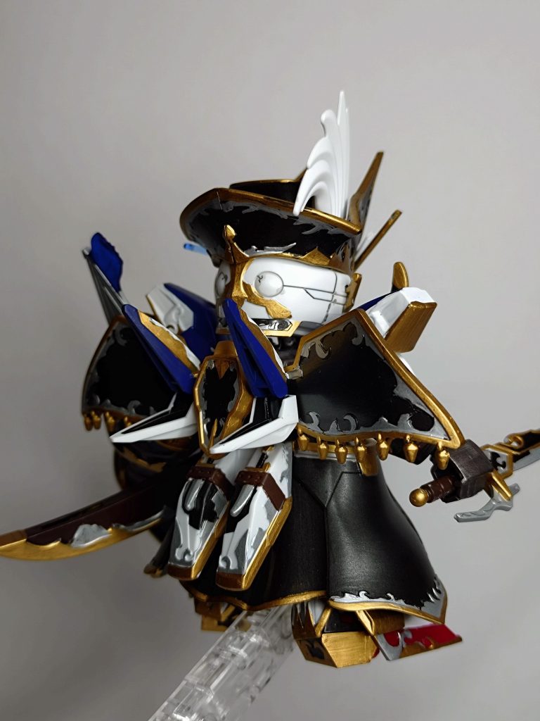 白は成形色とつや消しホワイト。ブラック部分はレザー感を出したかったのでメタルブラックで仕上げてます。シルバーの塗り分けが細かすぎて新品の極細筆をおろしました。WEAPON