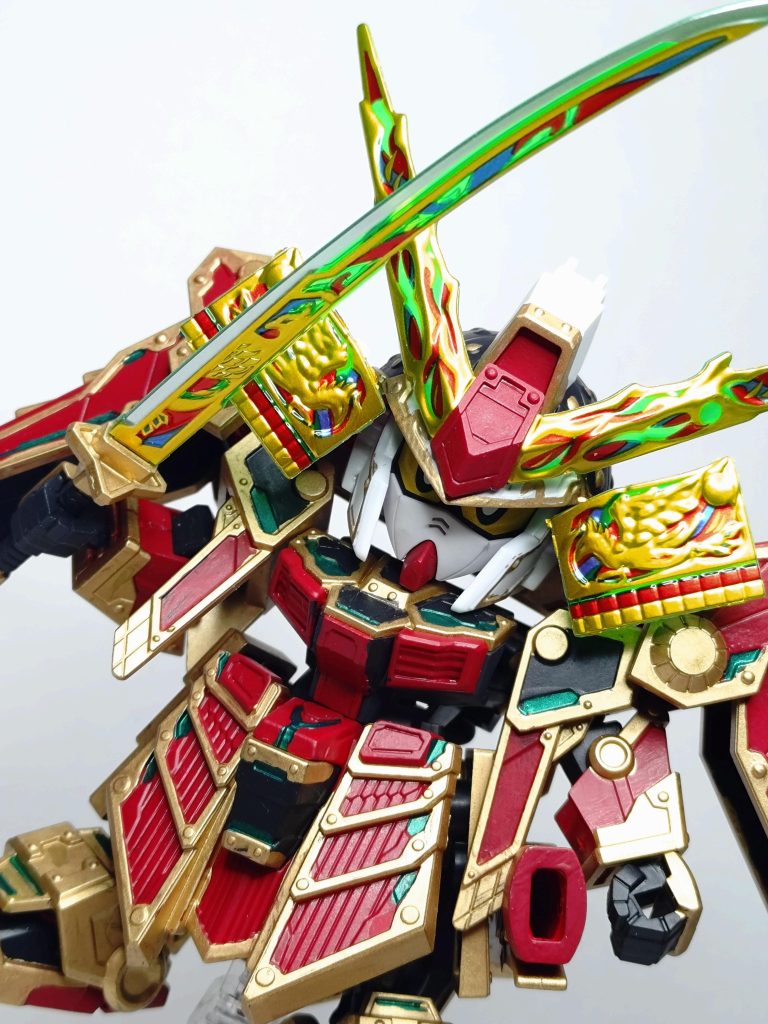 《名刀・武輝丸》本キット最大の目玉、輝羅鋼の刀です。光を通すことでその美しさがより際立つと思うので反対側は塗装してません。めんどくさかったわけじゃないよ!【EXTRA】