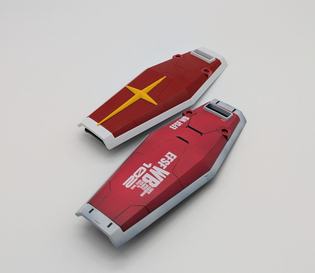 シールドデザインは十字マークを省略してデカールをメインのデザインに変更してます。