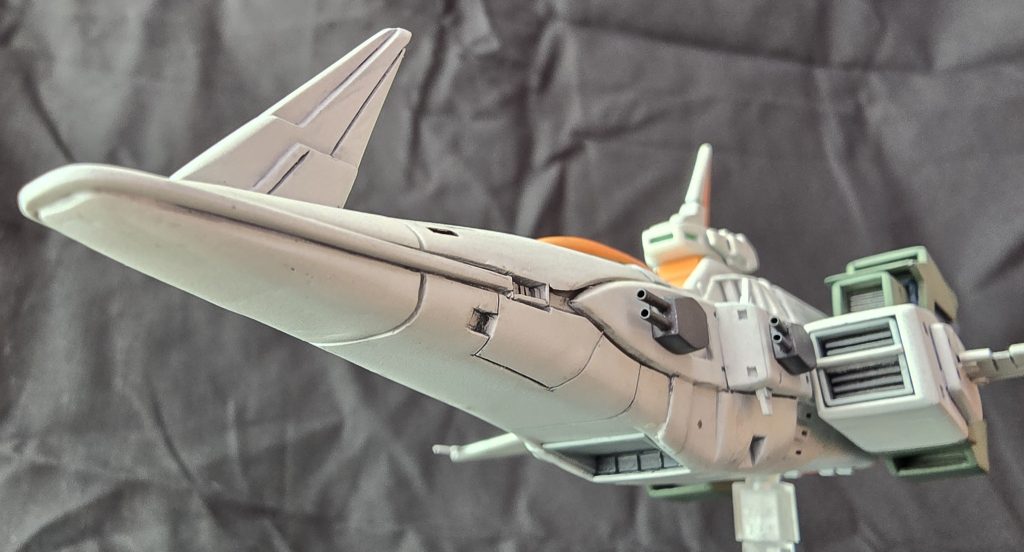 作品の荒い箇所や歪みは…設定上新造艦ではなく15年以上前の前大戦時代の艦船を改修途中でカリスを先導に、ジャミル達が強奪した経緯もあることだし…多少はやれ具合もあるだろうな~と都合よく解釈して、それはそれで良しとしよう(泣)