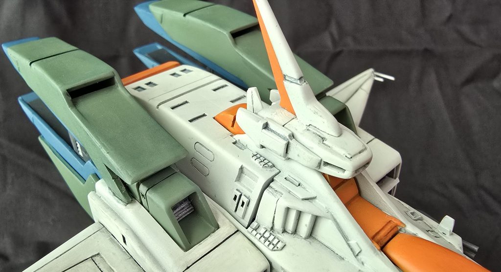 艦橋周辺は設定画よりディテールを盛ってみました。