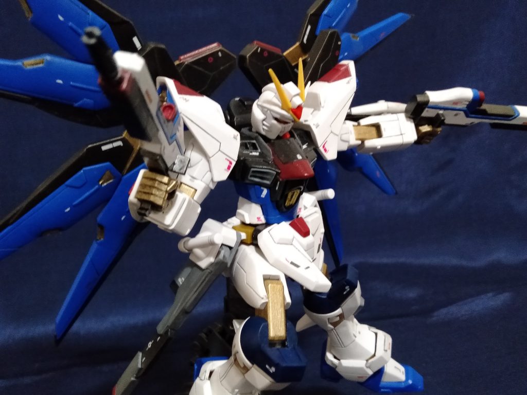 デカール貼ると間延び感が減って締まりが出ますね