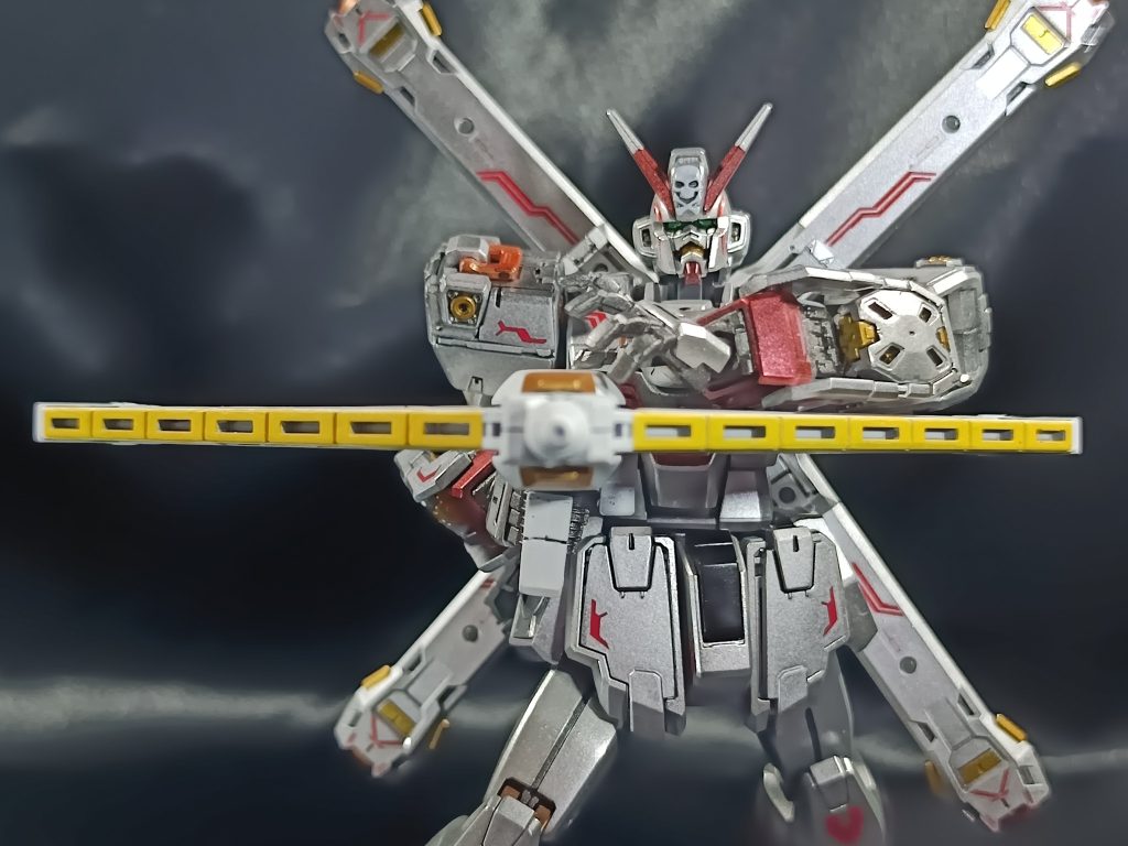 「貴様は…トビア・アロナ―」