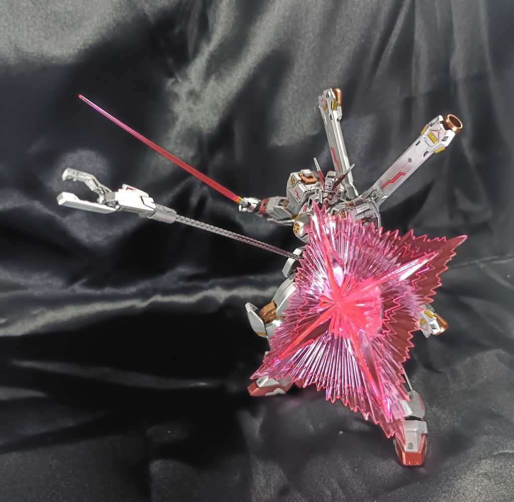 ビームサーベル、ビームシールド、シザーアンカークロスボーンガンダムを支える武装達ですね。