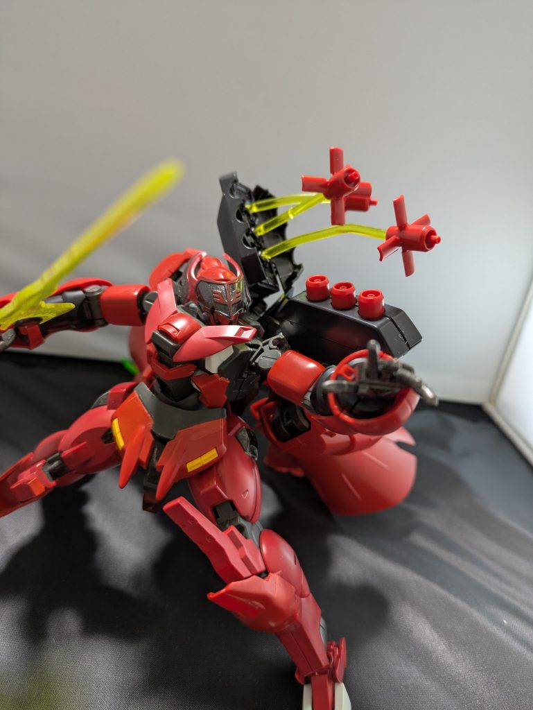 ファンネルエフェクトはサザビーのランナーを切り取って作りました