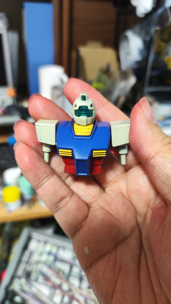 頭をハメるだけであら不思議！ガンダムじゃない！