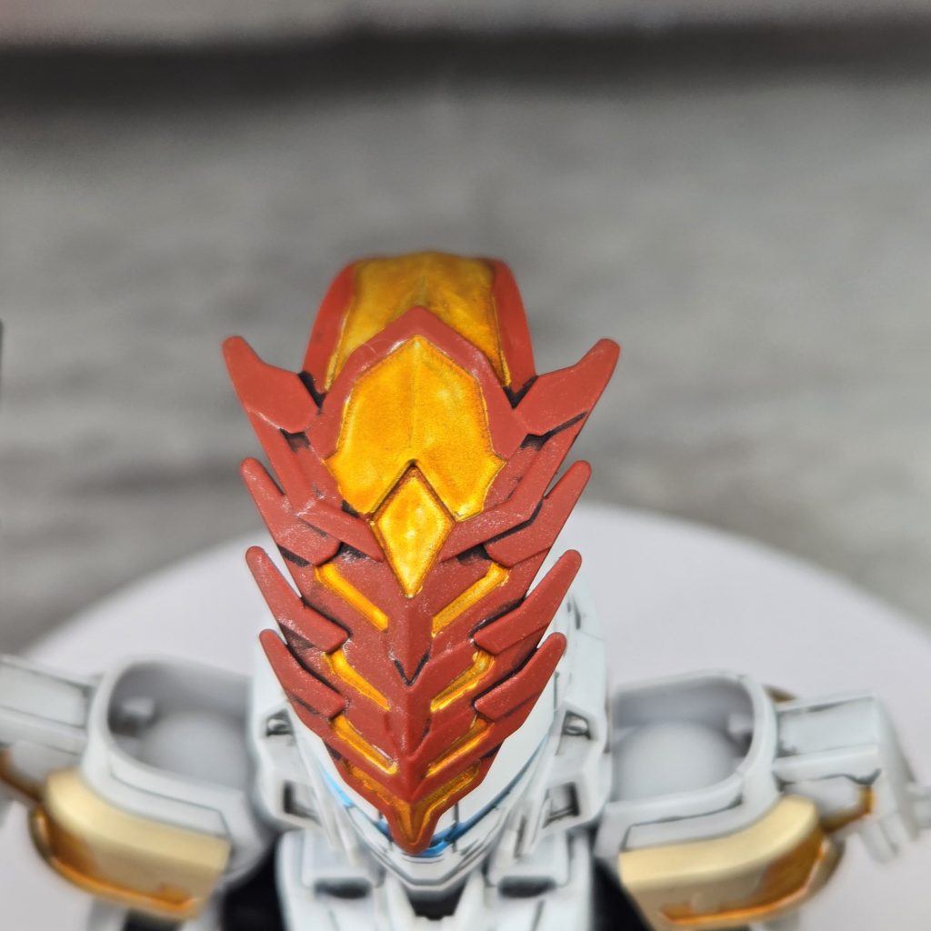 年末に間に合わなかった理由がエナメルを使った筆塗りと夏侯淵の肩が脱臼（骨折）と言う名のパーツ破損狭い範囲は筆塗りでいけますが広い範囲はエアブラシ使わないとなーと思う作品でした今年初めての作品がまさかの鏡餅カラーになったので必然だったのかなと思っています