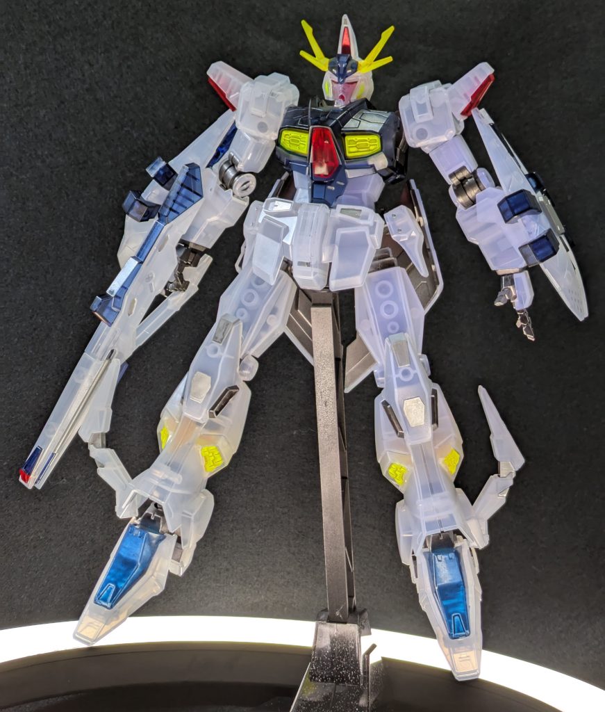 通常照明下でもクリアの機体がいい味出していると思います。