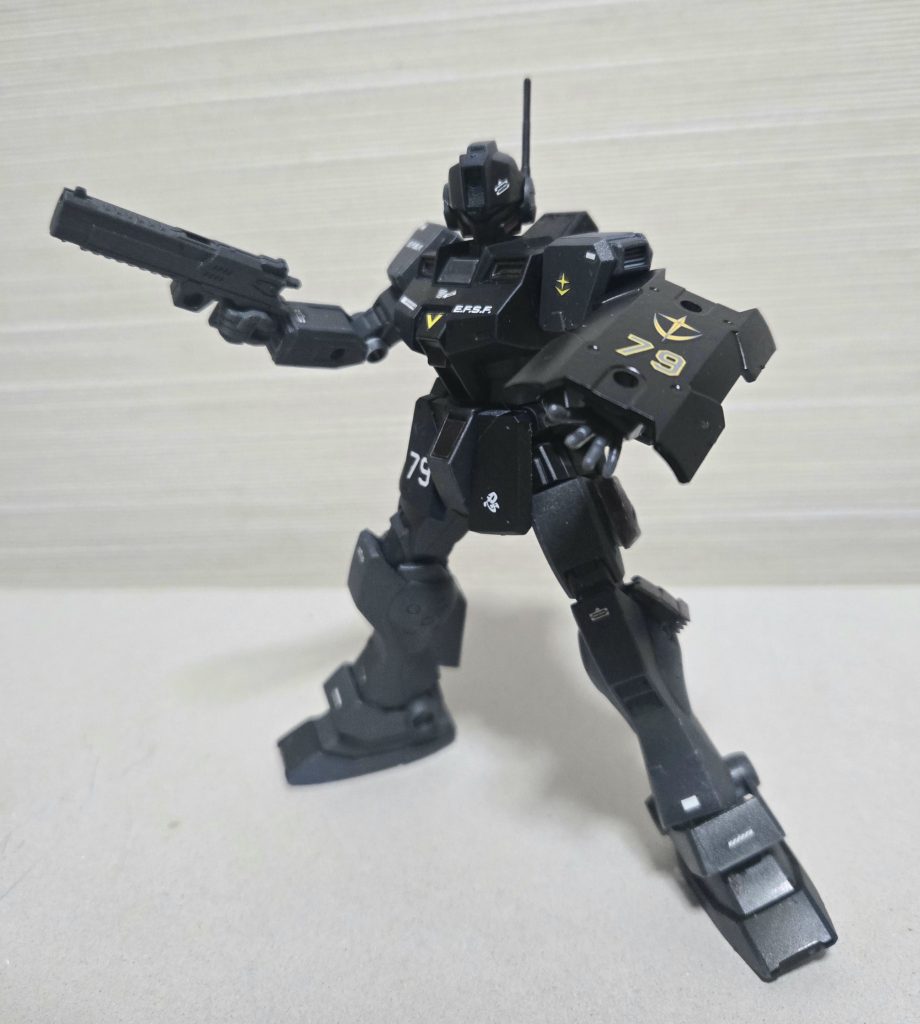 リボルバーを構え！