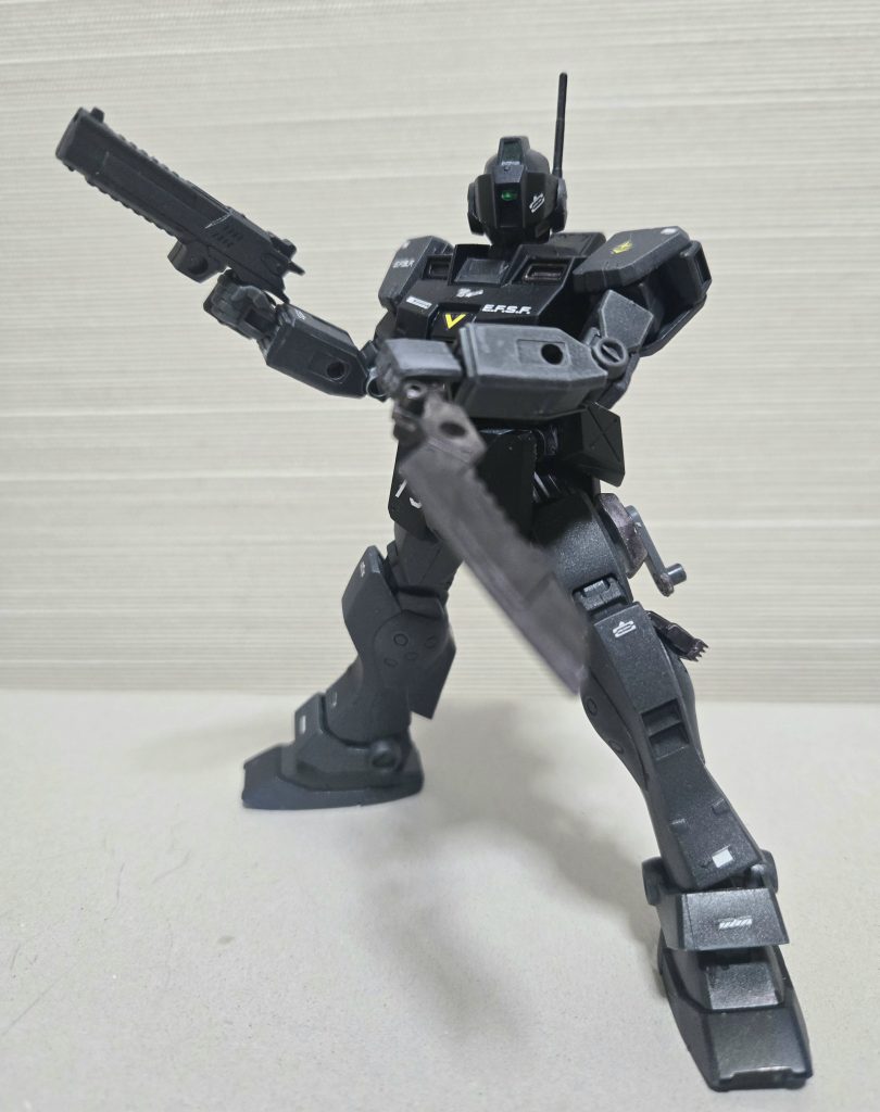 からのヒートナイフも構えて接近戦！装備の理由はライフルつけたらサブウェポンも欲しくない？というのとジム・スナイパーK9に装備してるのがいいなあと思い持たせてみました。