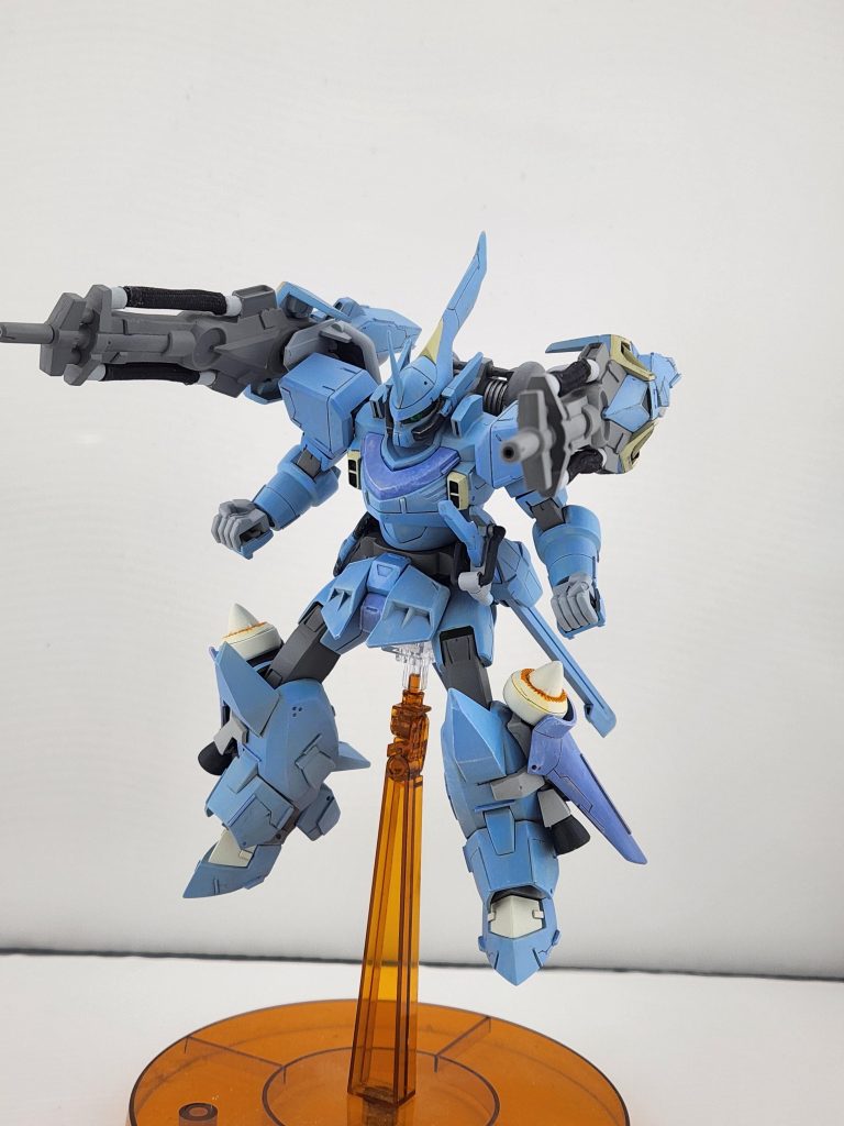 主な工作はスジボリ、プラバンの切り貼り、足の延長に伴いヒザアーマーの自作、キヤノンのパイプのディテールアップあたりです！