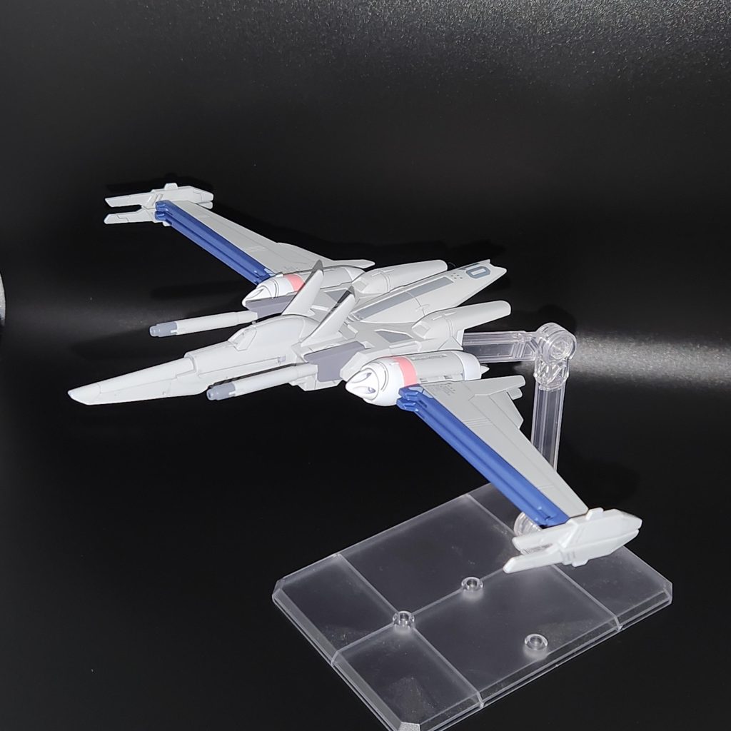 こうやって見るとグラディウスみたいでカッコよし！バーニア部分の先端はパテで尖らしてあります！