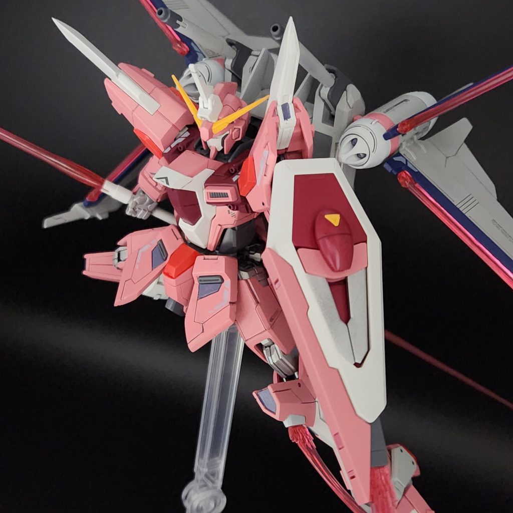 スジボリも太さを変えたり、高低差をつけて単調にならないようがんばりました！