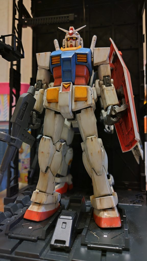 MG RX78-２Ver.2.0　シールド裏以外は成形色仕上げ♪–4枚目/制作者：てつ・ふぃーと